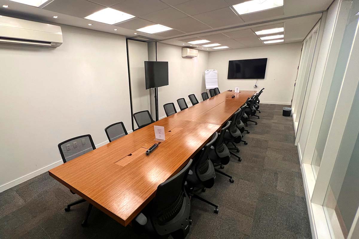 Sala de reunião equipada – Salas de Reunião