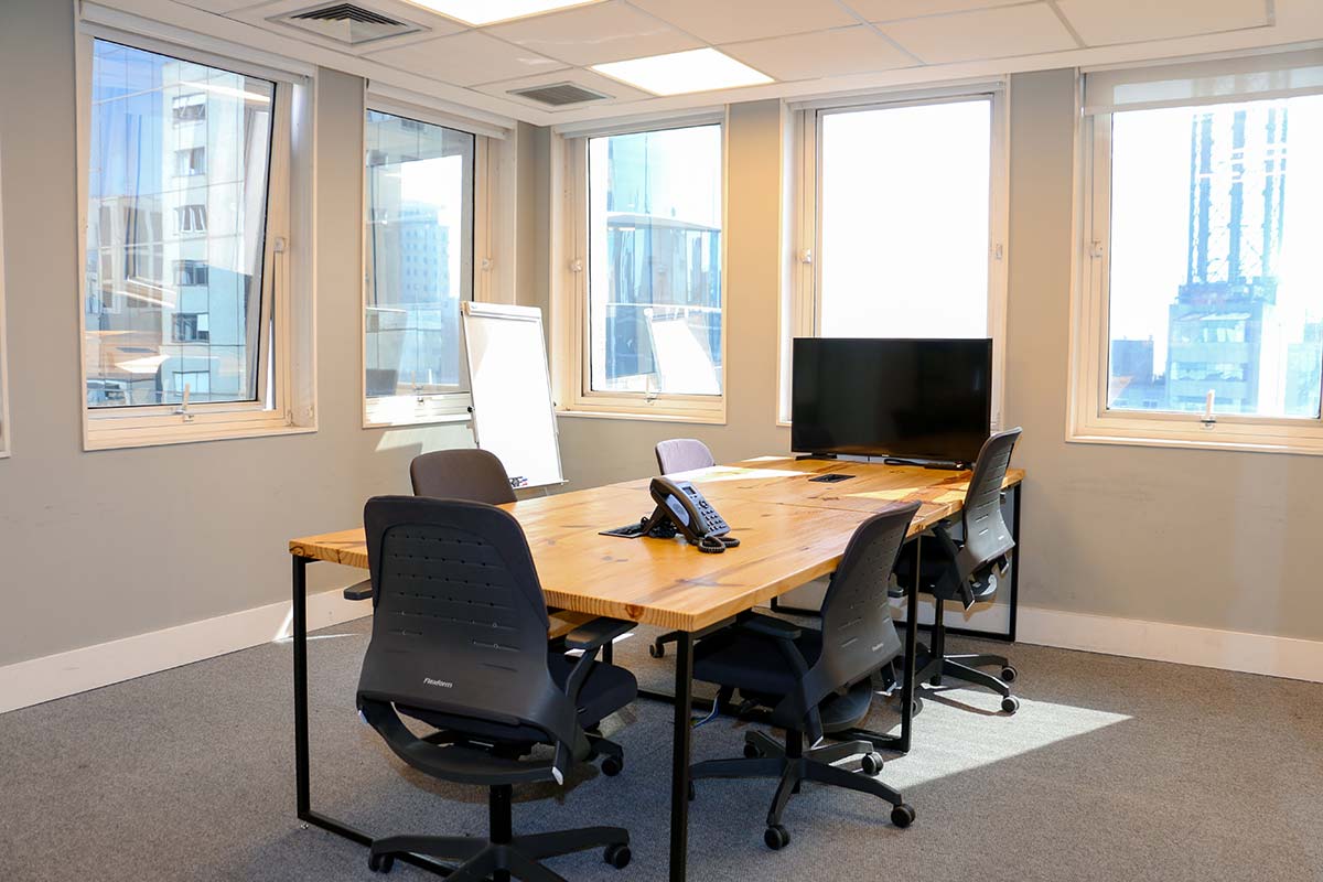 Sala de reunião equipada – Salas de Reunião